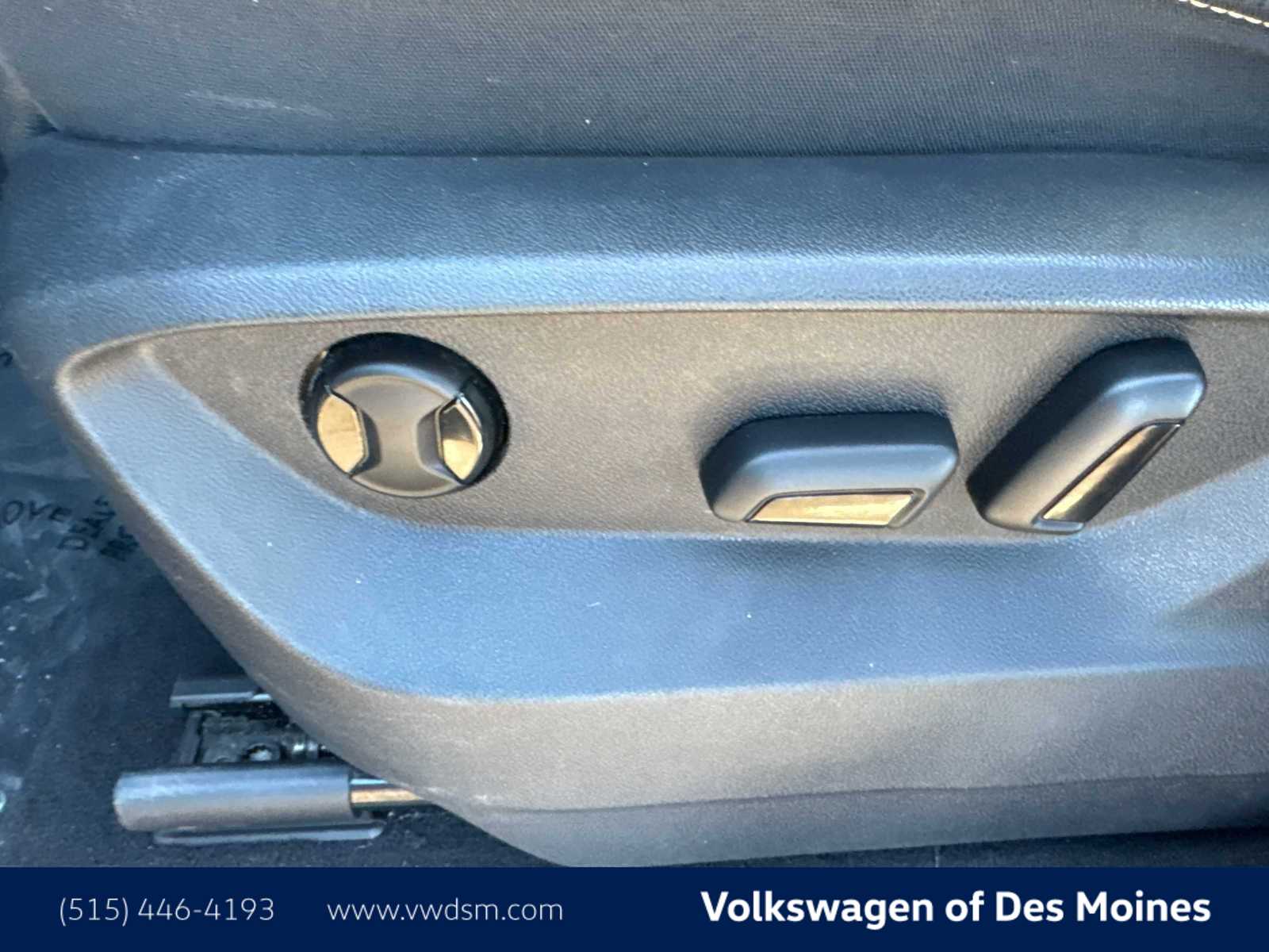 Thumbnail: 2021 Volkswagen Atlas - 24