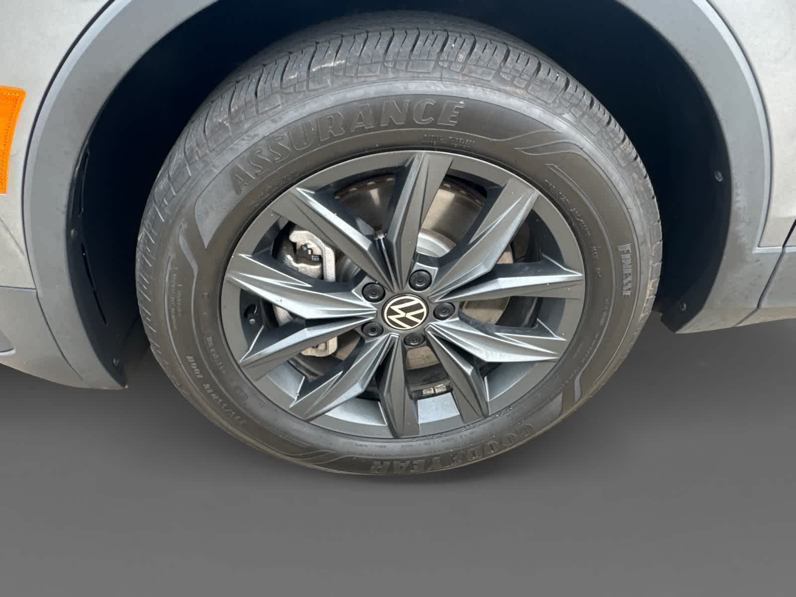 Thumbnail: 2024 Volkswagen Tiguan - 8