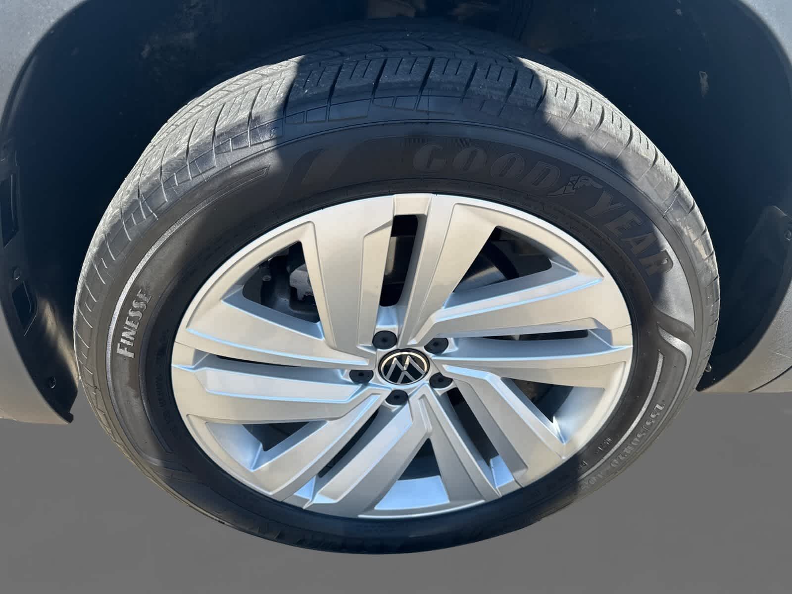 Thumbnail: 2023 Volkswagen Atlas - 9