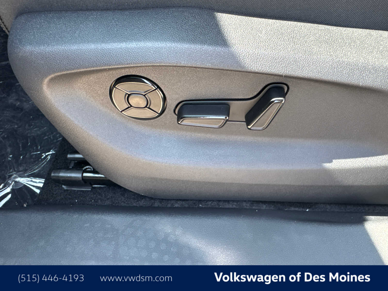 Thumbnail: 2025 Volkswagen Tiguan - 24