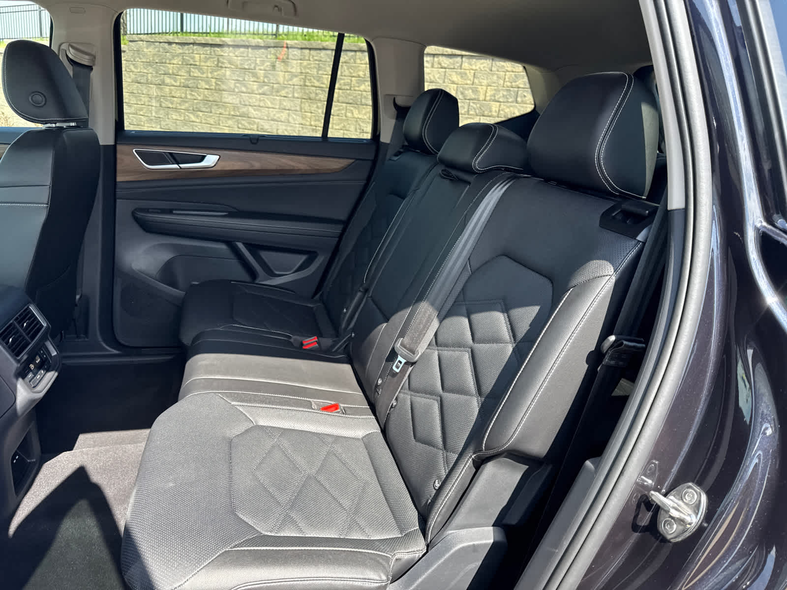 2025 Volkswagen Atlas SE 12