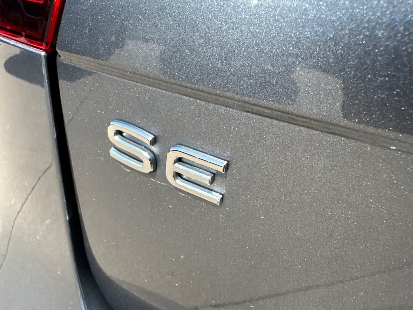 Thumbnail: 2023 Volkswagen Tiguan - 6