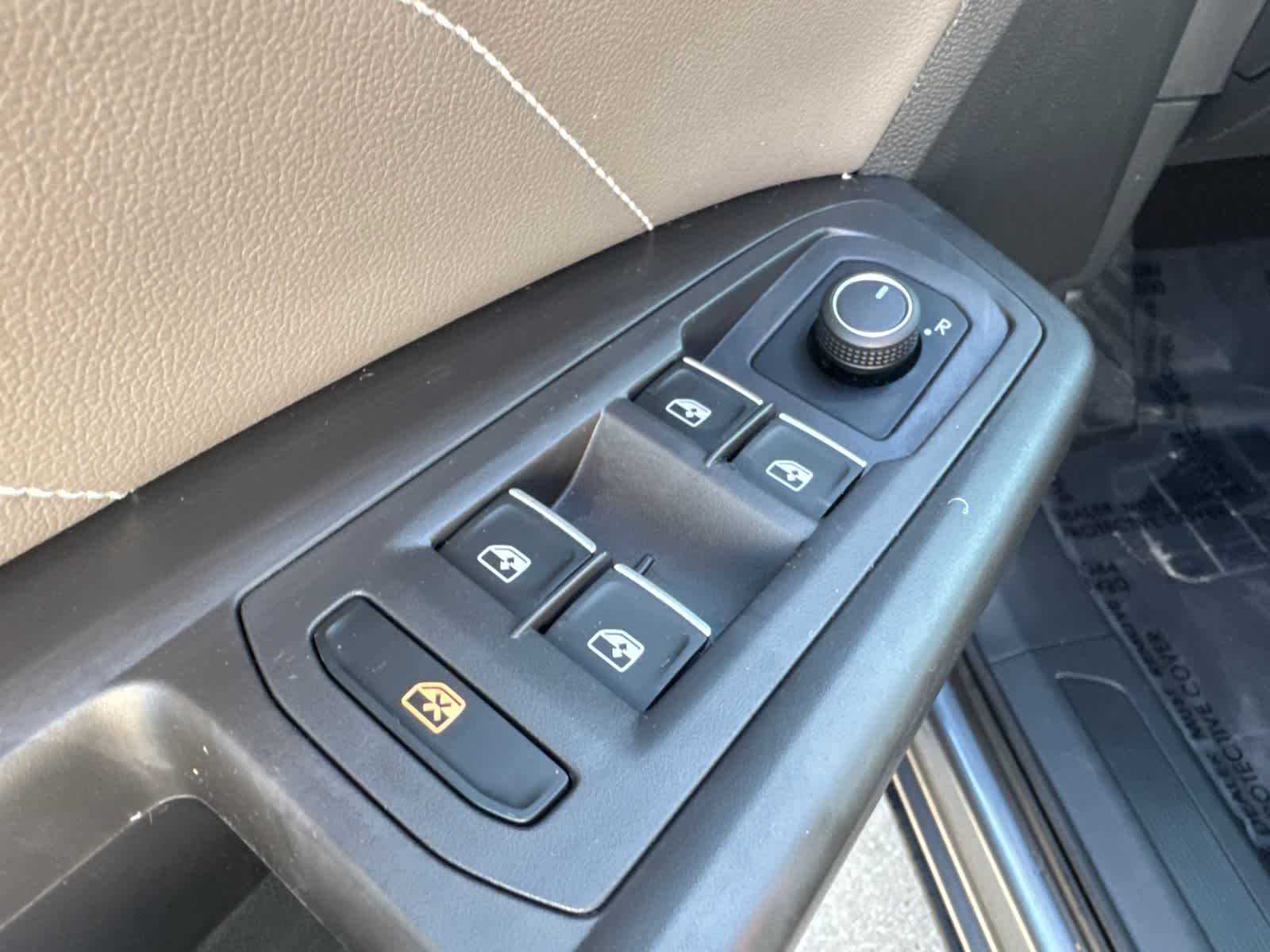 Thumbnail: 2023 Volkswagen Atlas - 23