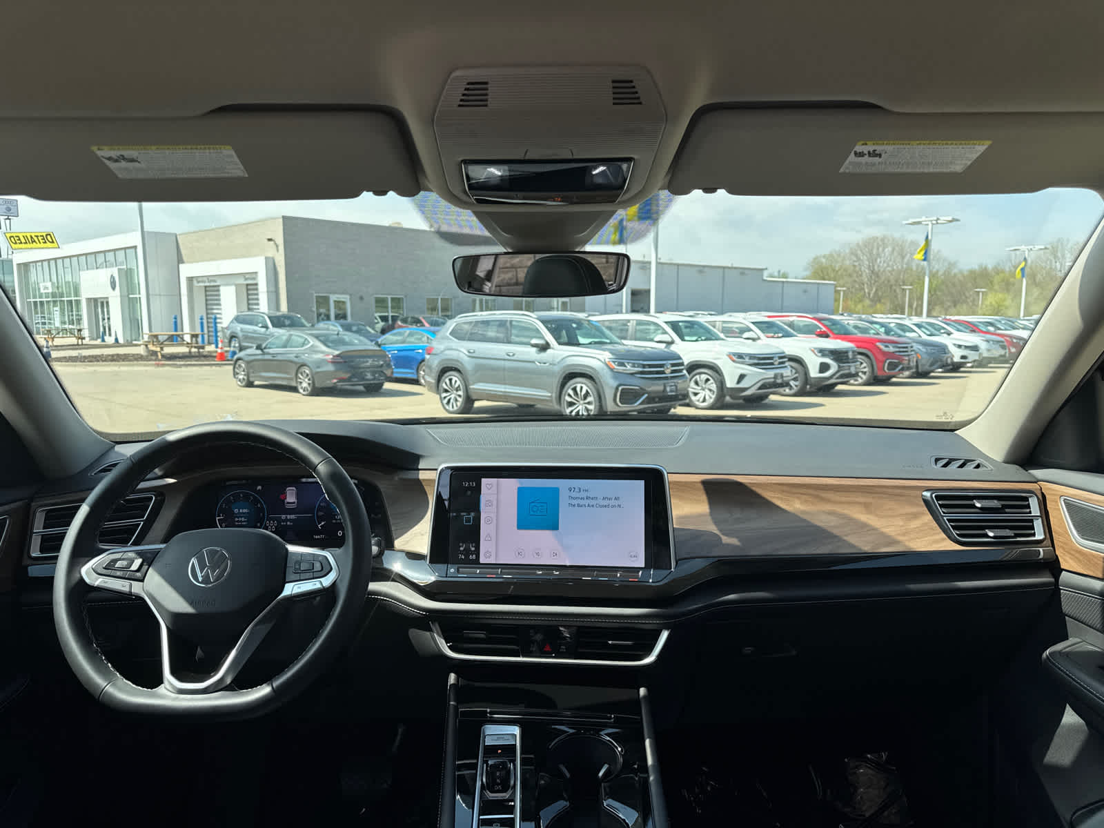 2025 Volkswagen Atlas SE 10