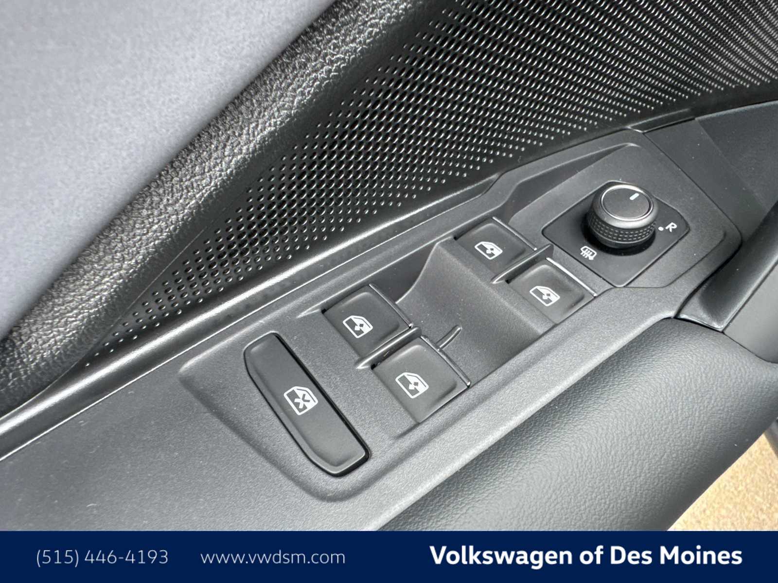 Thumbnail: 2025 Volkswagen Tiguan - 22