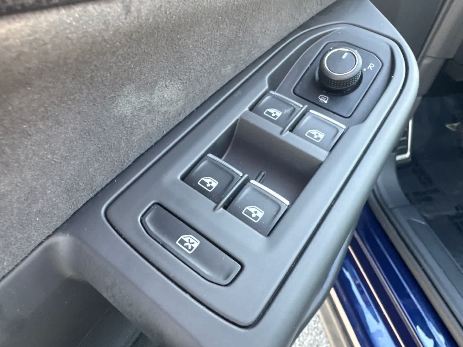 Thumbnail: 2023 Volkswagen Golf - 23