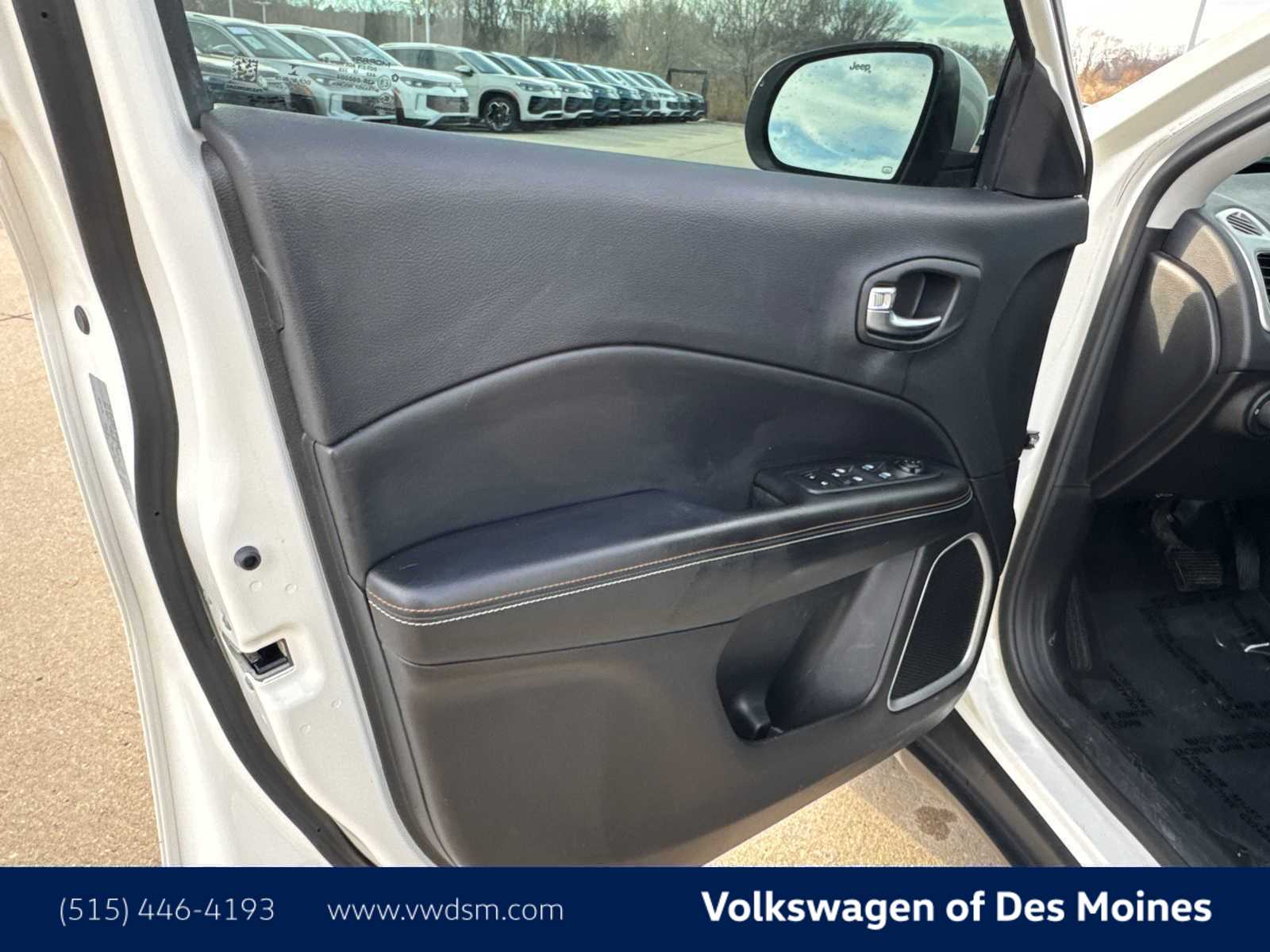 Thumbnail: 2020 Jeep Compass - 22