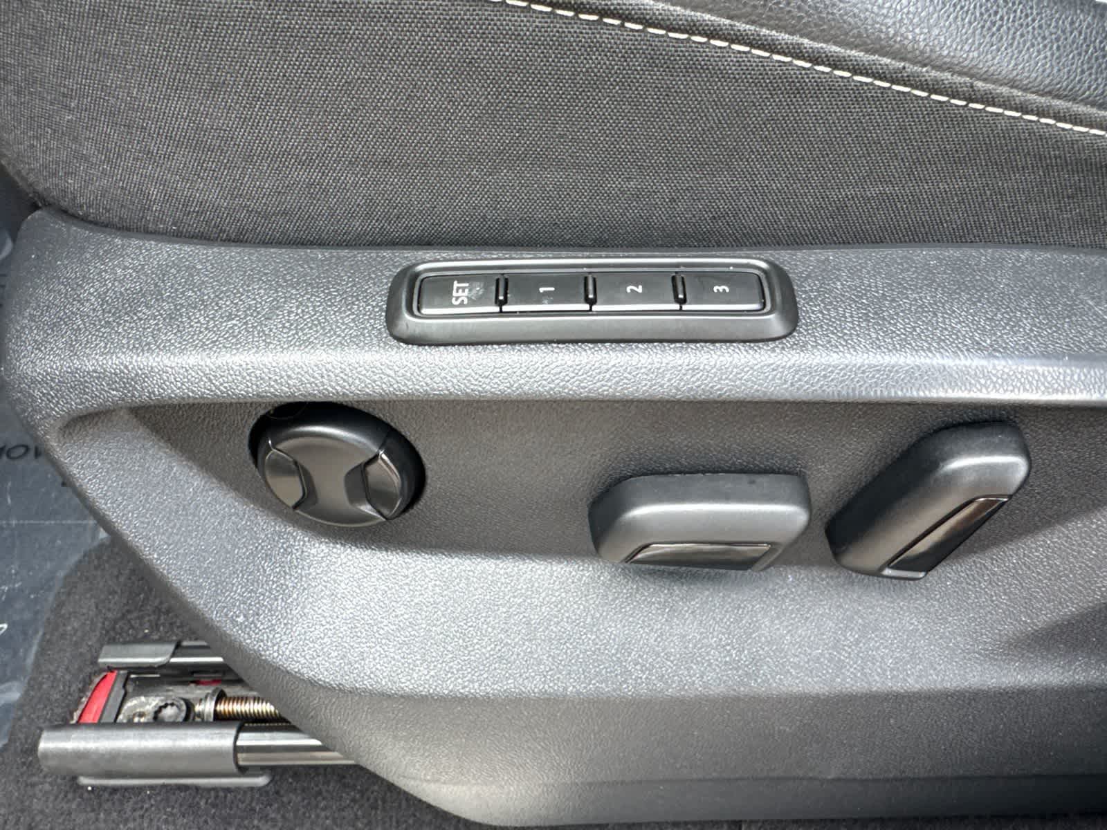 Thumbnail: 2022 Volkswagen Atlas - 24