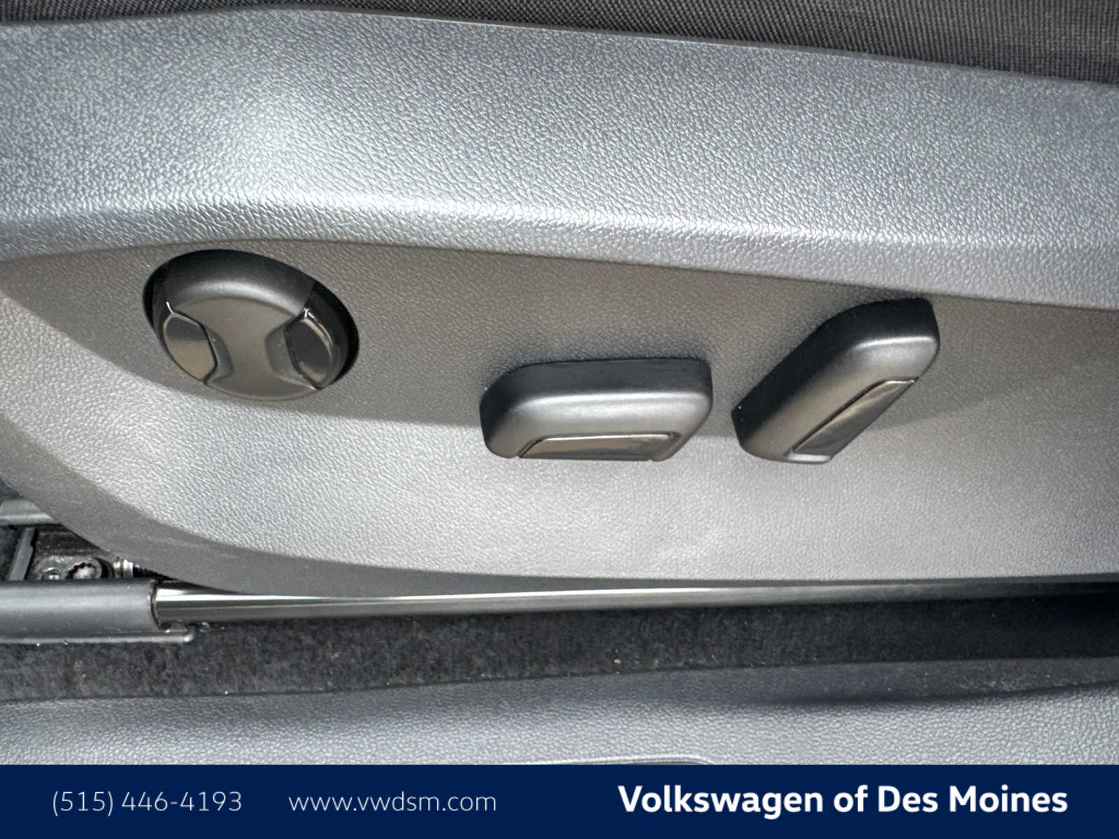 Thumbnail: 2023 Volkswagen Tiguan - 24