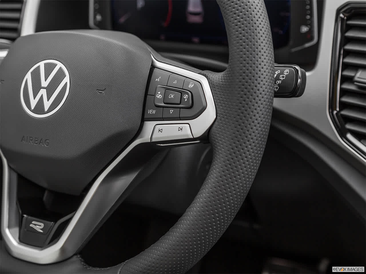 Thumbnail: 2021 Volkswagen Atlas - 17