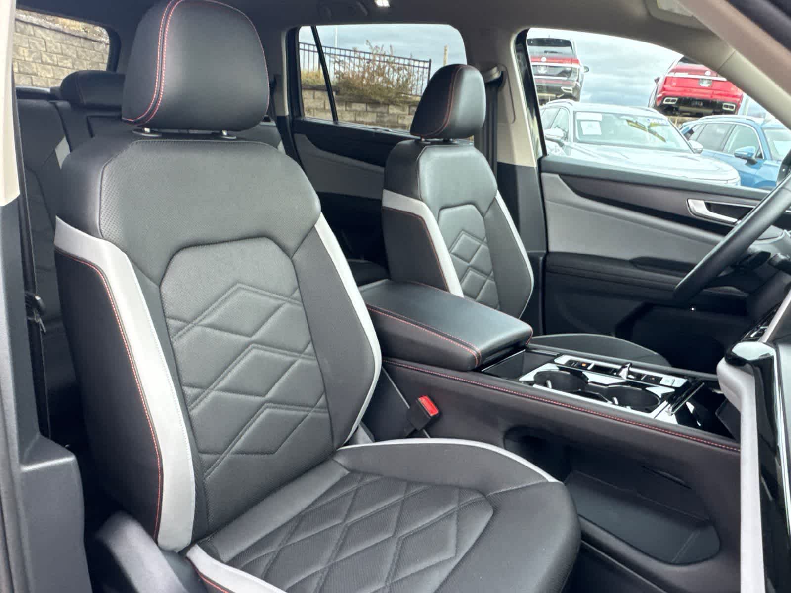 Thumbnail: 2025 Volkswagen Atlas - 14