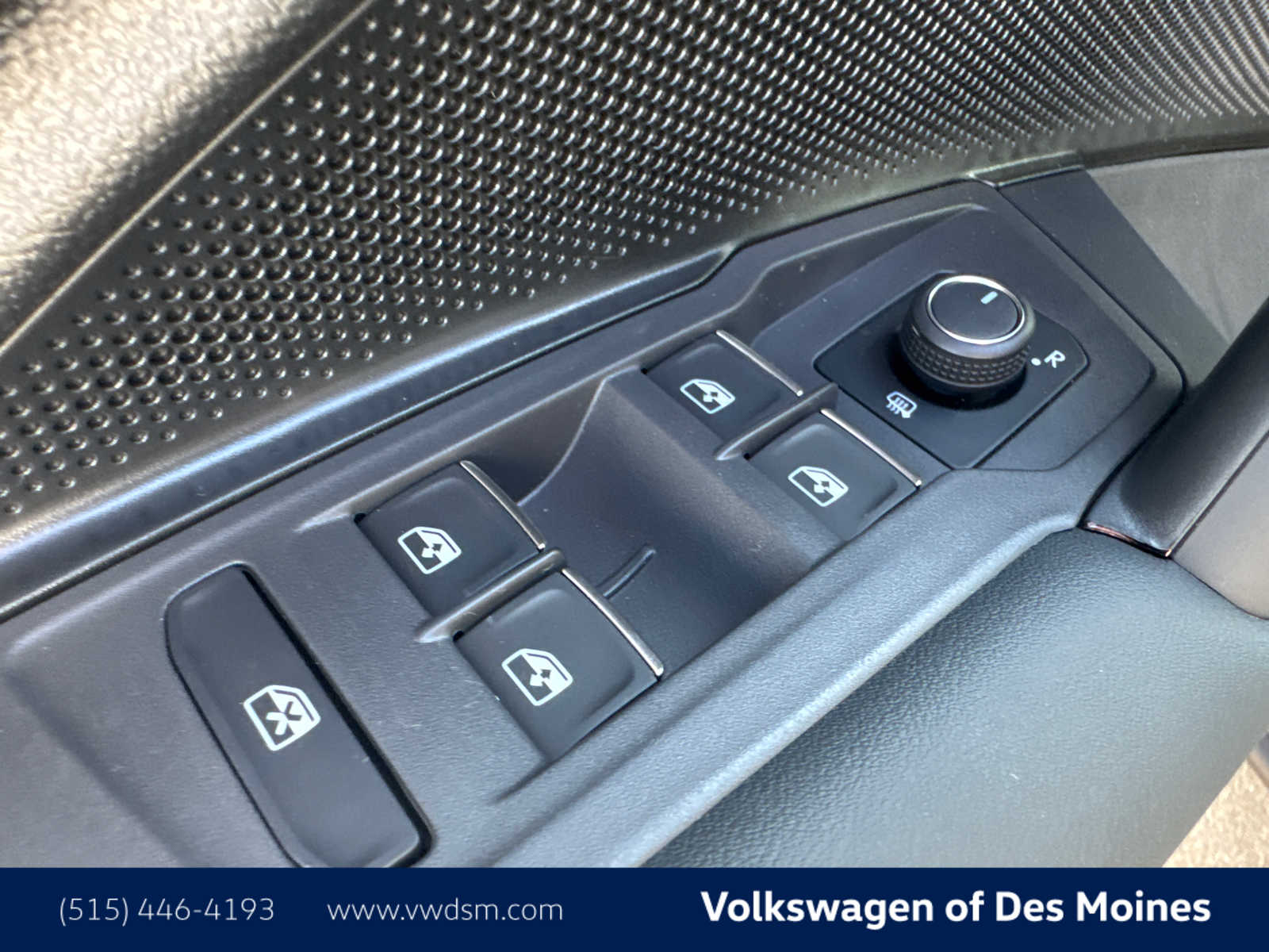 Thumbnail: 2025 Volkswagen Tiguan - 23