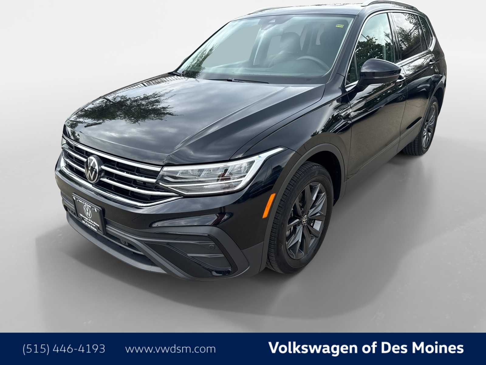 Thumbnail: 2023 Volkswagen Tiguan - 1