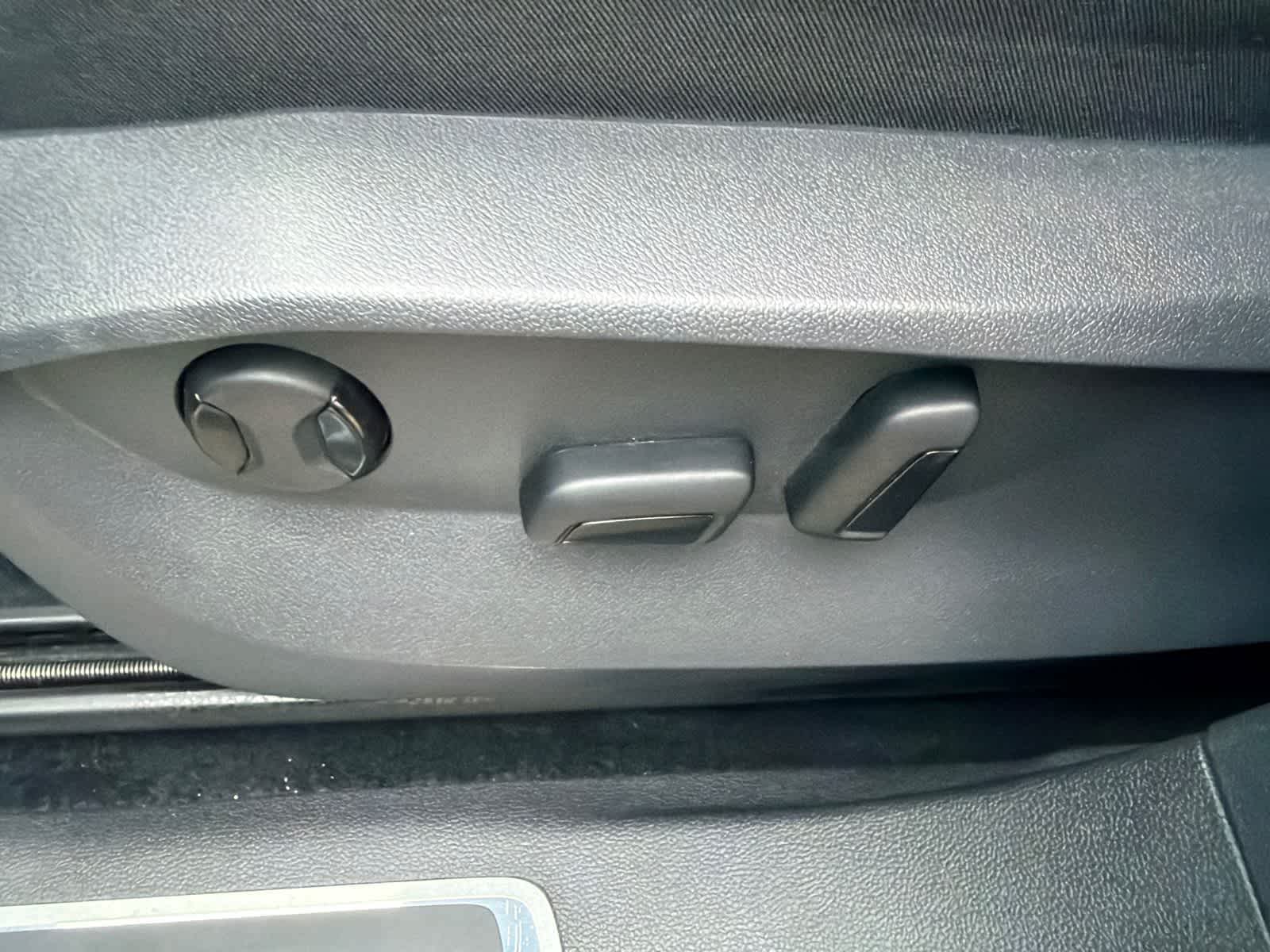 Thumbnail: 2024 Volkswagen Tiguan - 24