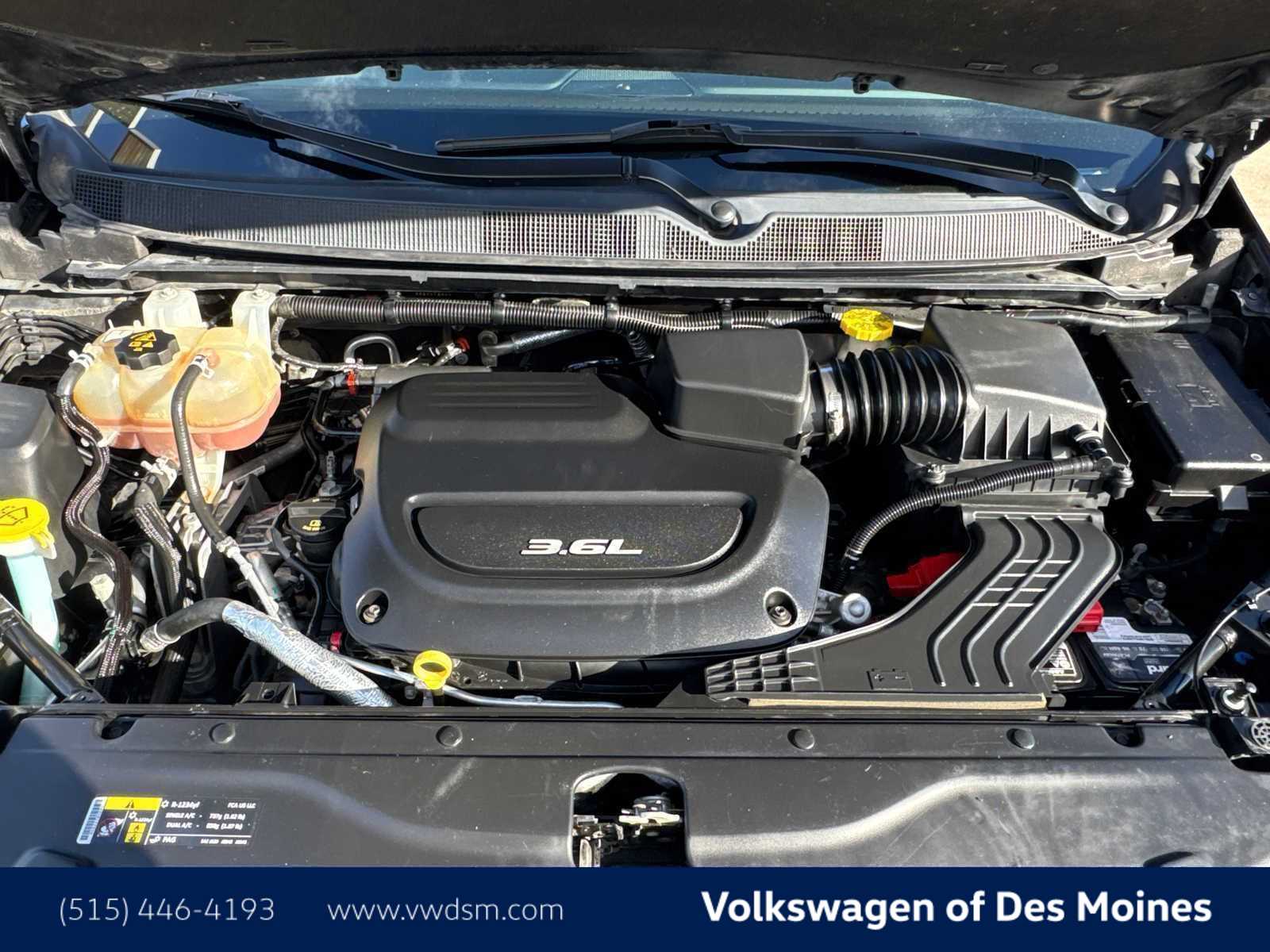 Thumbnail: 2017 Chrysler Pacifica - 10