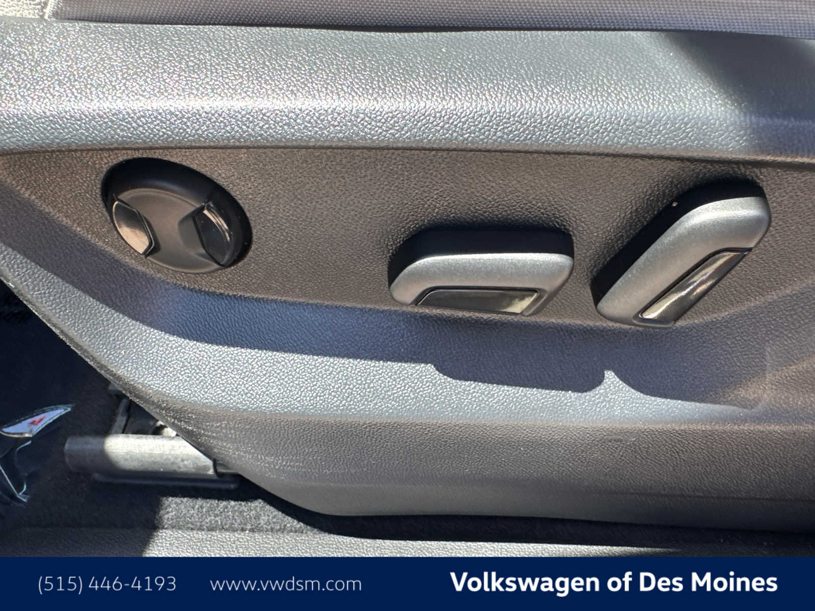 Thumbnail: 2021 Volkswagen Tiguan - 24