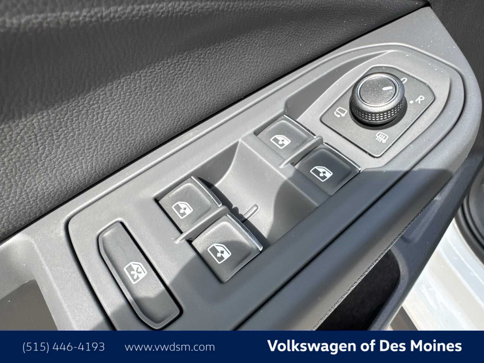 Thumbnail: 2025 Volkswagen Golf - 23