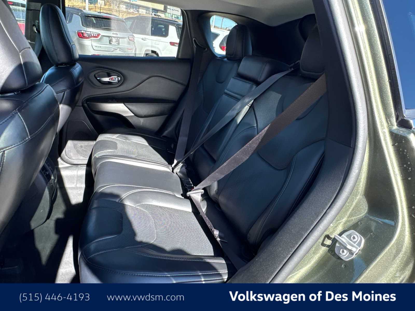 Thumbnail: 2019 Jeep Cherokee - 12