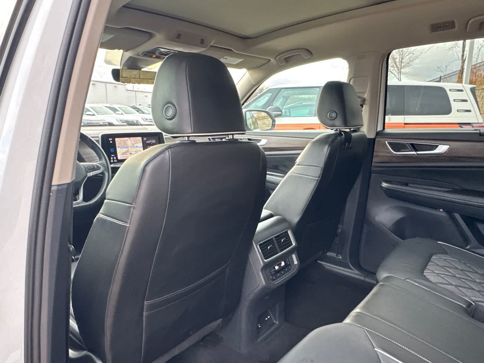 Thumbnail: 2024 Volkswagen Atlas - 13