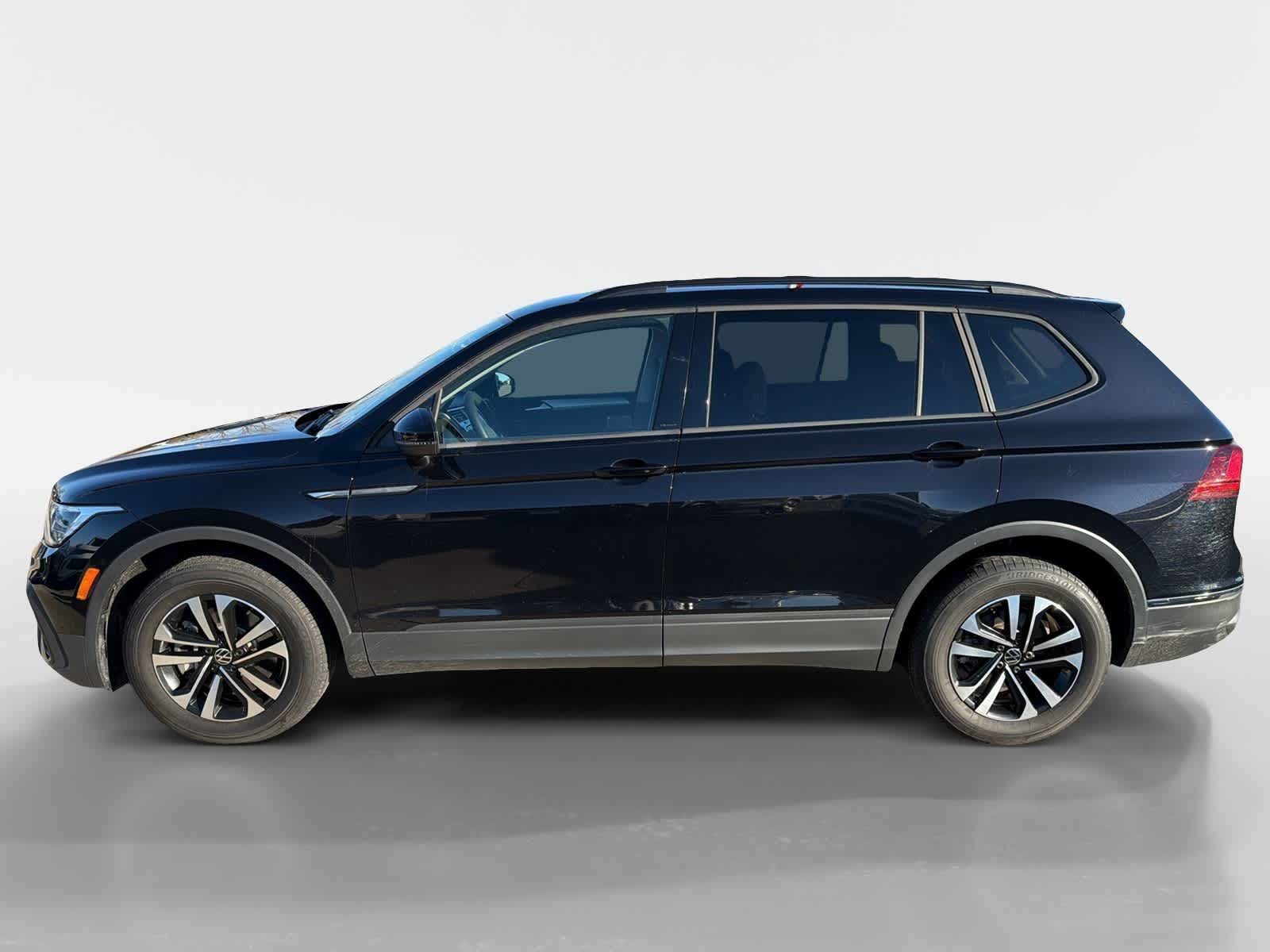 Thumbnail: 2023 Volkswagen Tiguan - 3