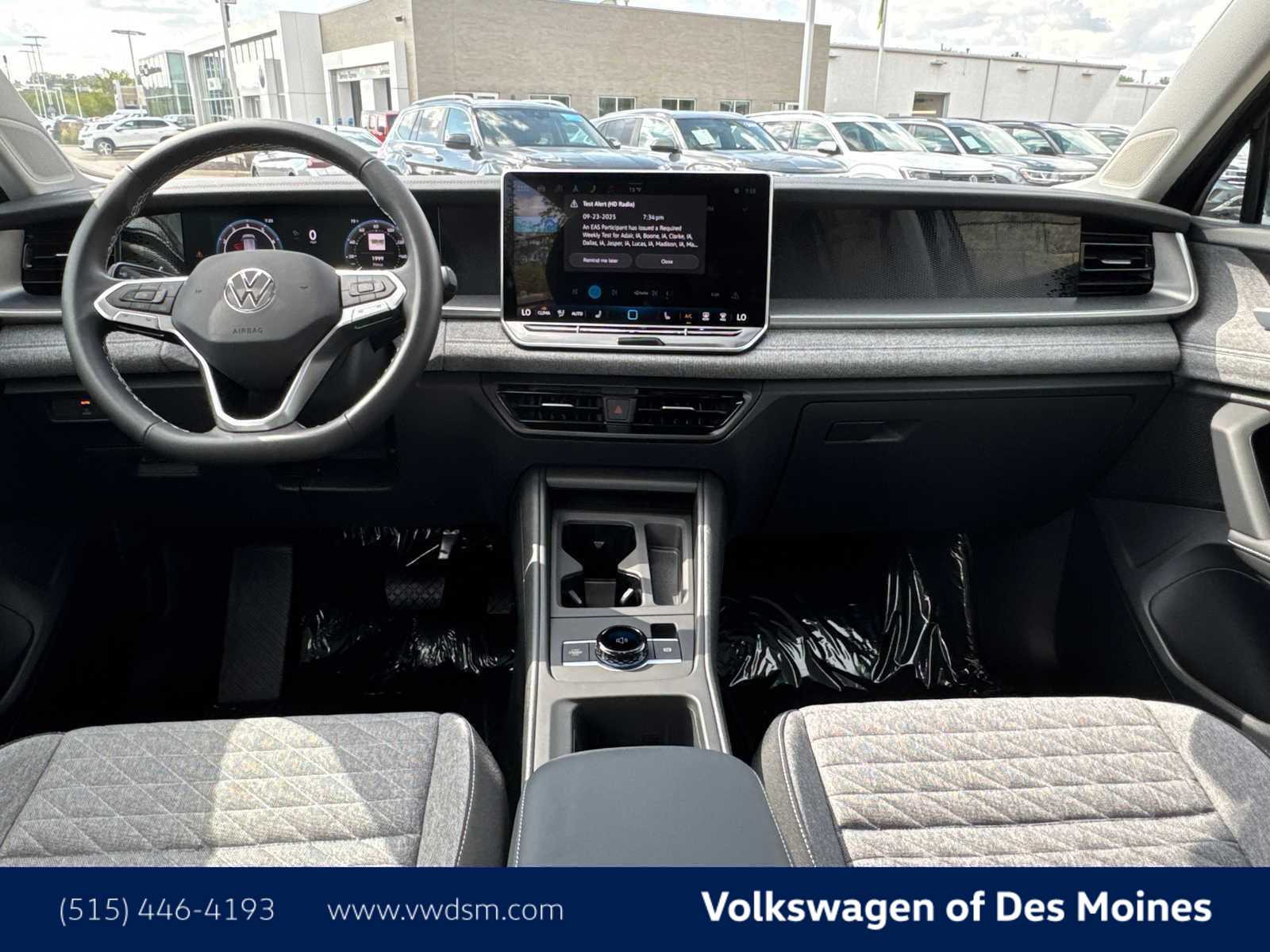 Thumbnail: 2025 Volkswagen Tiguan - 9