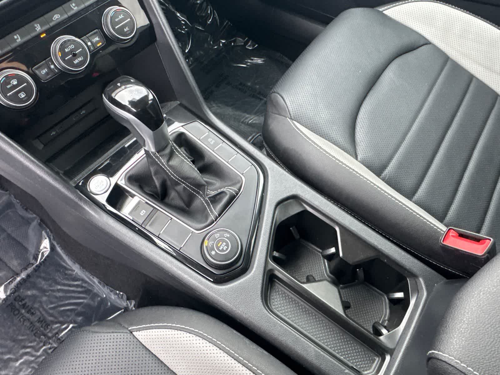 Thumbnail: 2024 Volkswagen Taos - 16