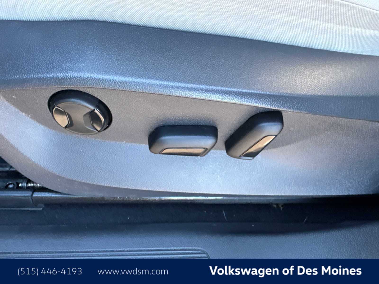 Thumbnail: 2022 Volkswagen Tiguan - 24