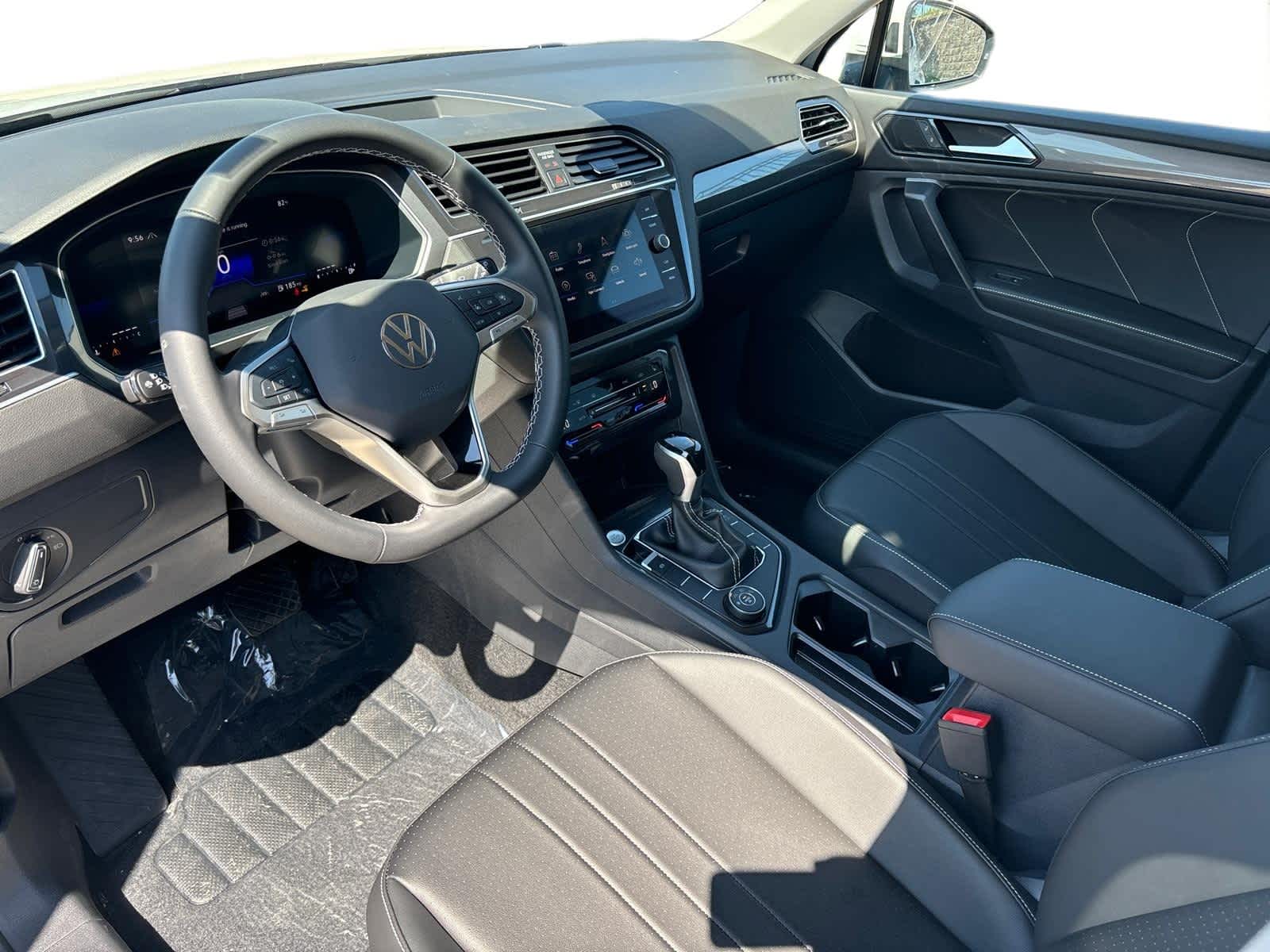 Thumbnail: 2024 Volkswagen Tiguan - 2