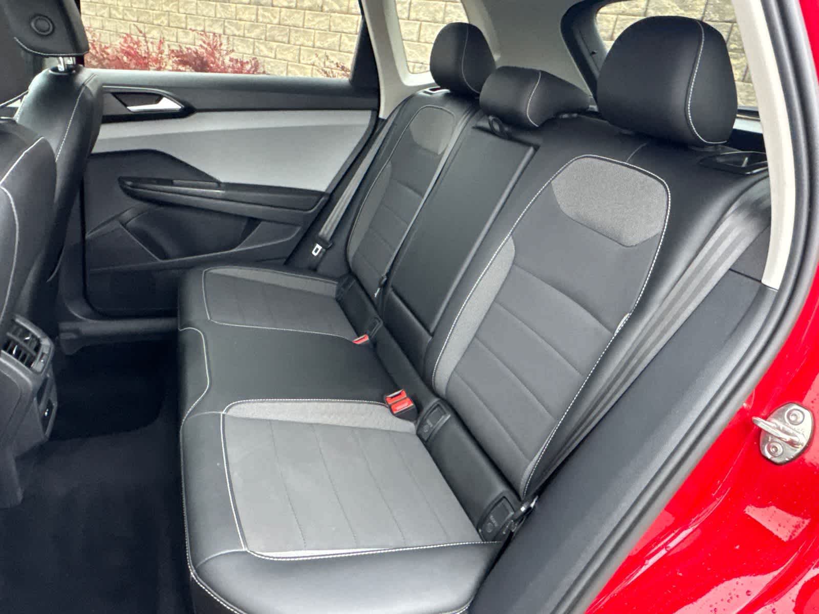 Thumbnail: 2022 Volkswagen Taos - 12