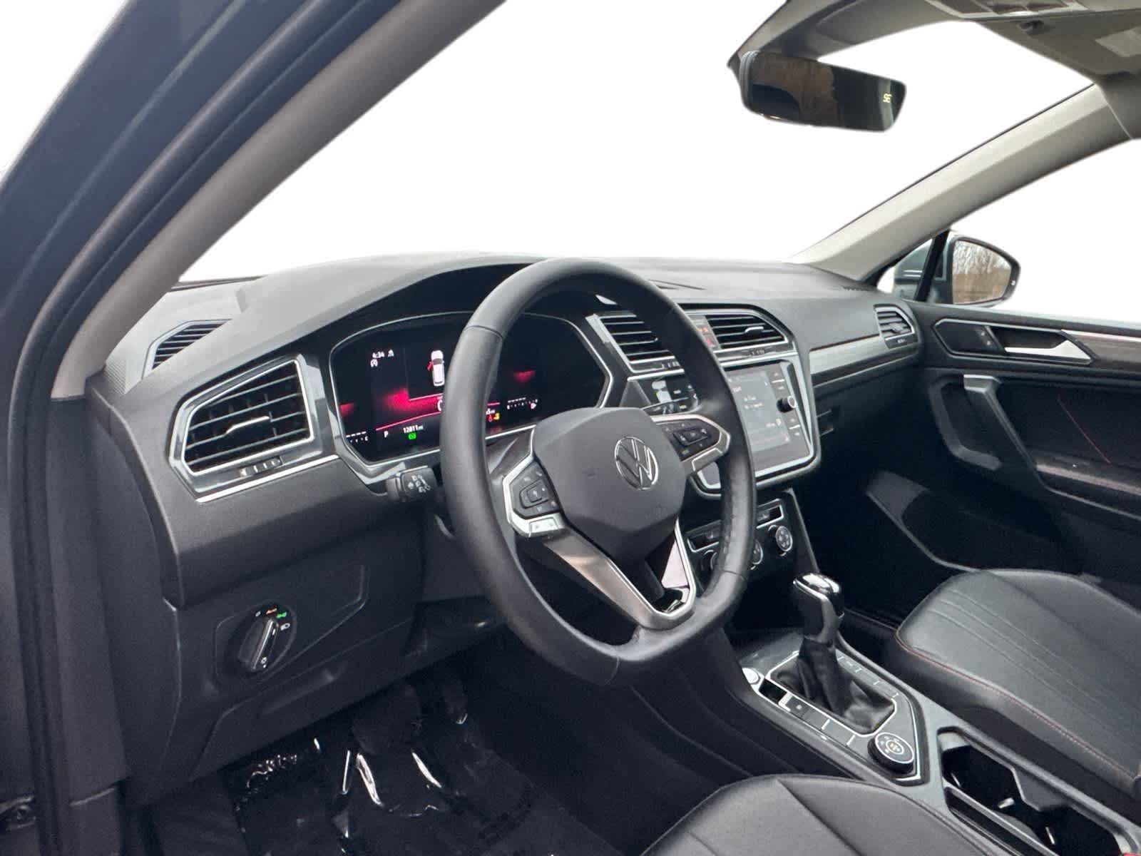 Thumbnail: 2024 Volkswagen Tiguan - 2