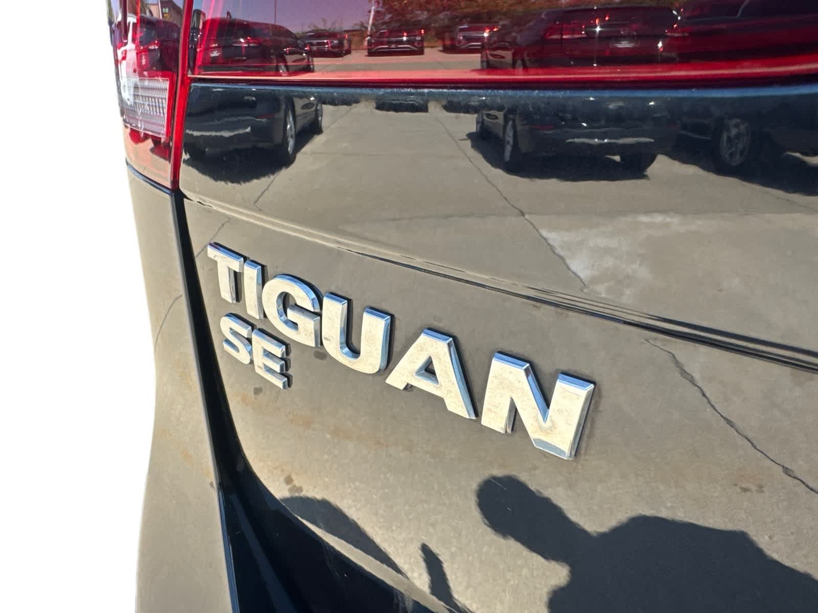Thumbnail: 2021 Volkswagen Tiguan - 6