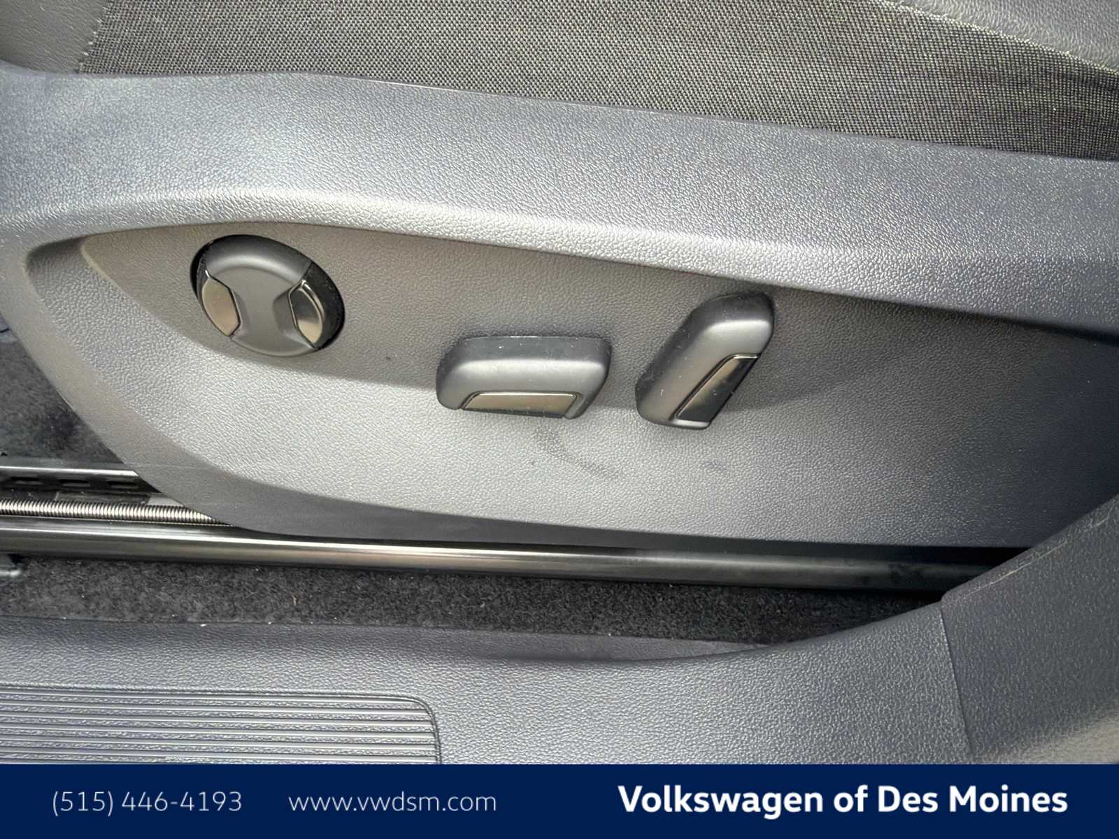 Thumbnail: 2024 Volkswagen Tiguan - 24