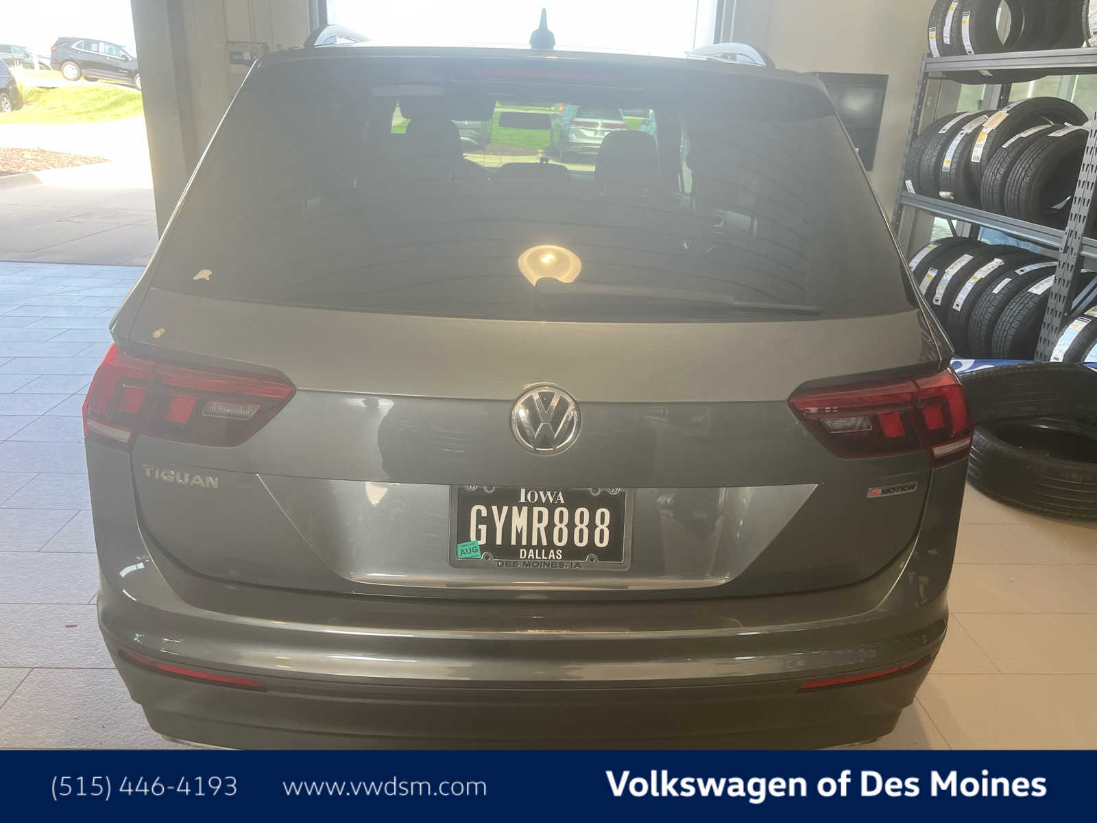 Thumbnail: 2020 Volkswagen Tiguan - 4