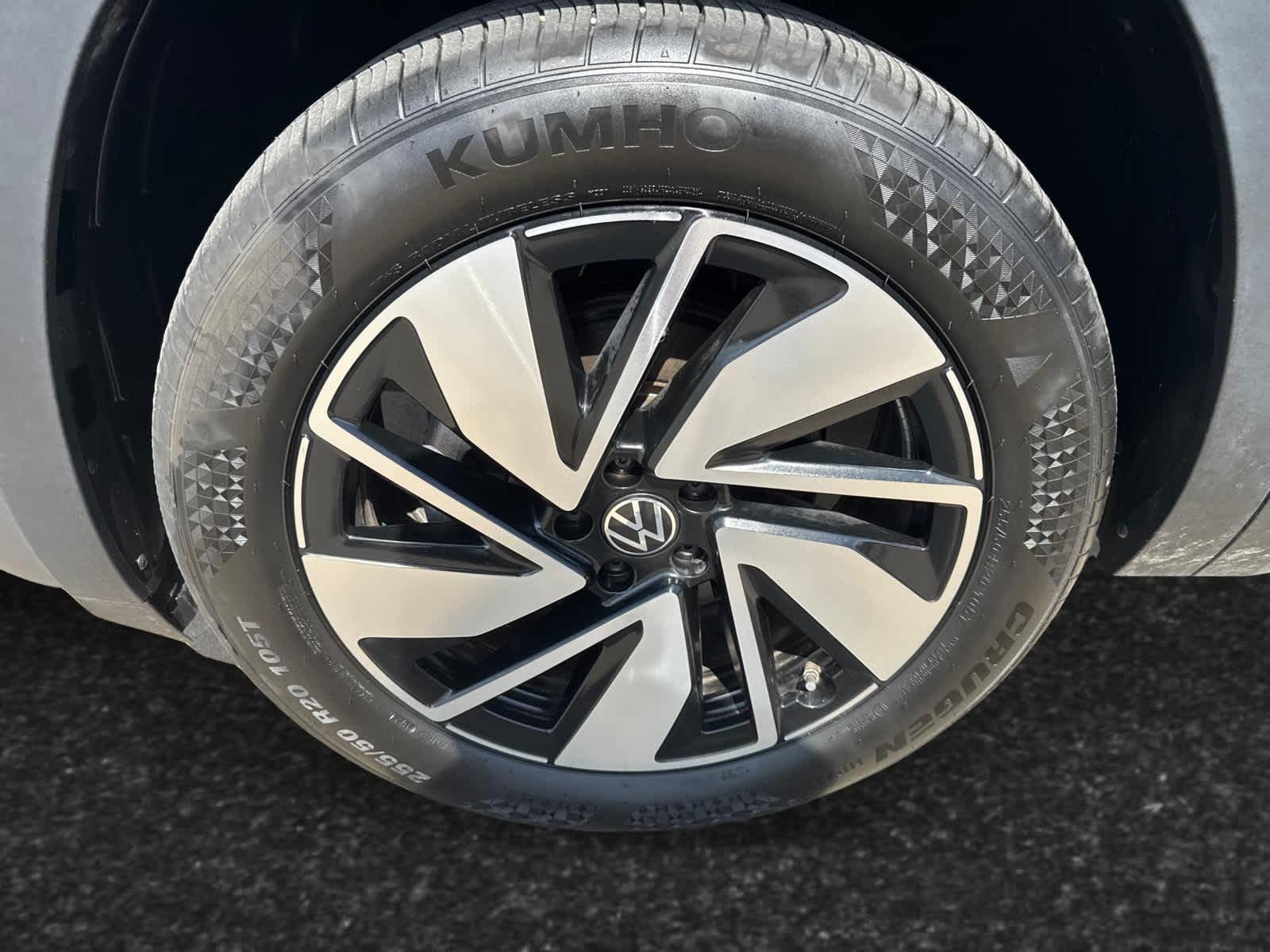2025 Volkswagen Atlas SE 8