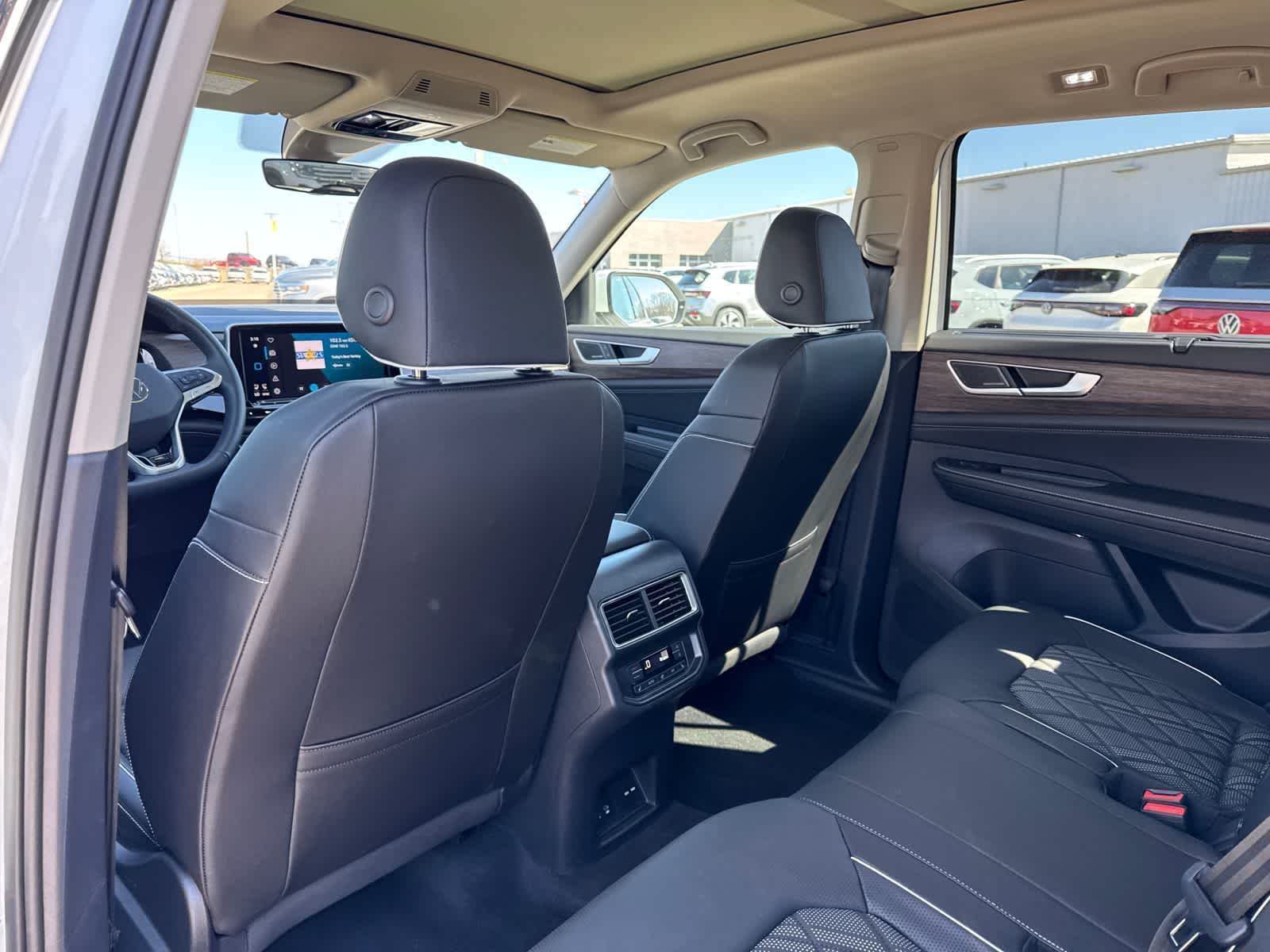 Thumbnail: 2025 Volkswagen Atlas - 13
