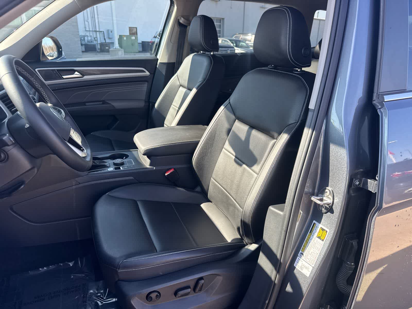 Thumbnail: 2023 Volkswagen Atlas - 11