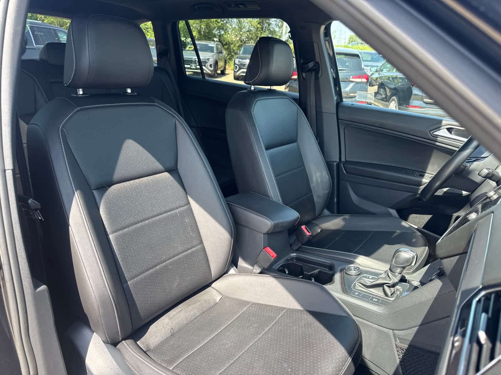 Thumbnail: 2021 Volkswagen Tiguan - 14