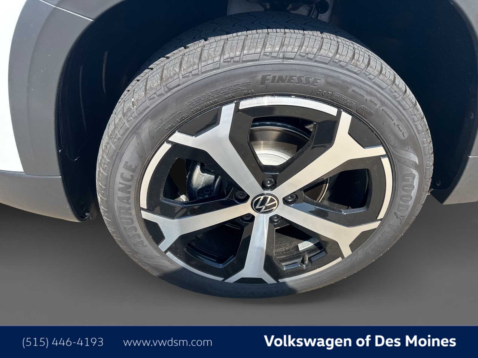 Thumbnail: 2025 Volkswagen Taos - 8