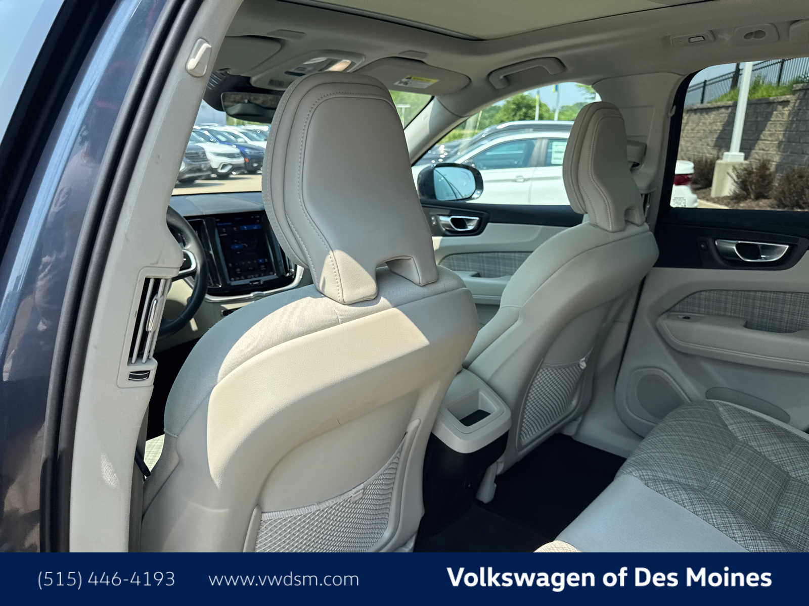 Thumbnail: 2022 Volvo XC60 - 13