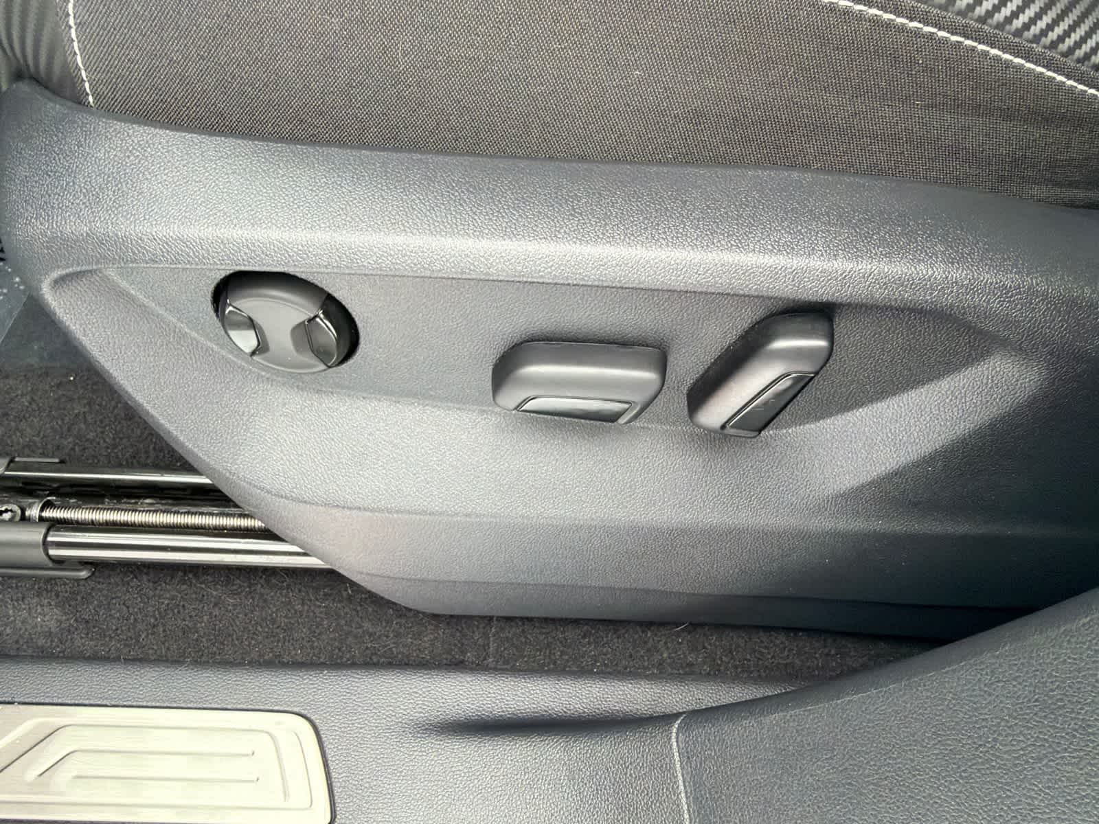 Thumbnail: 2025 Volkswagen Atlas - 24