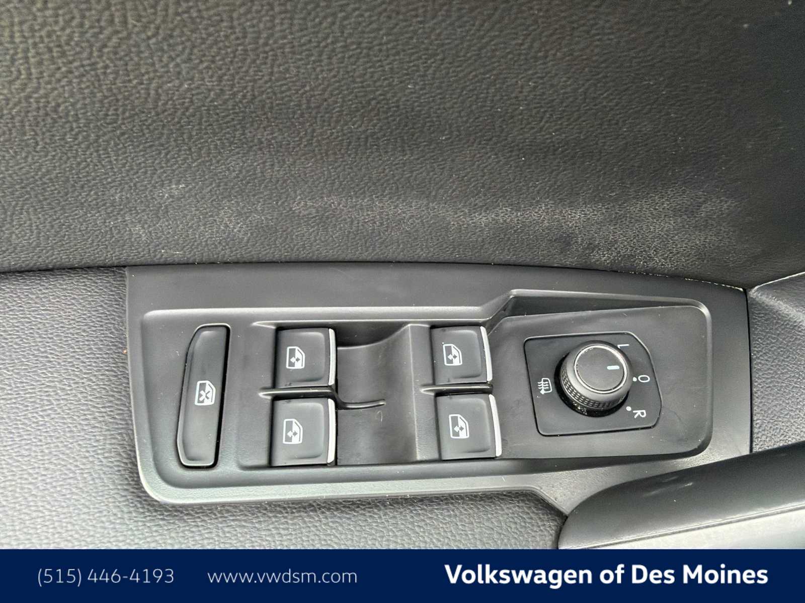 Thumbnail: 2021 Volkswagen Tiguan - 23