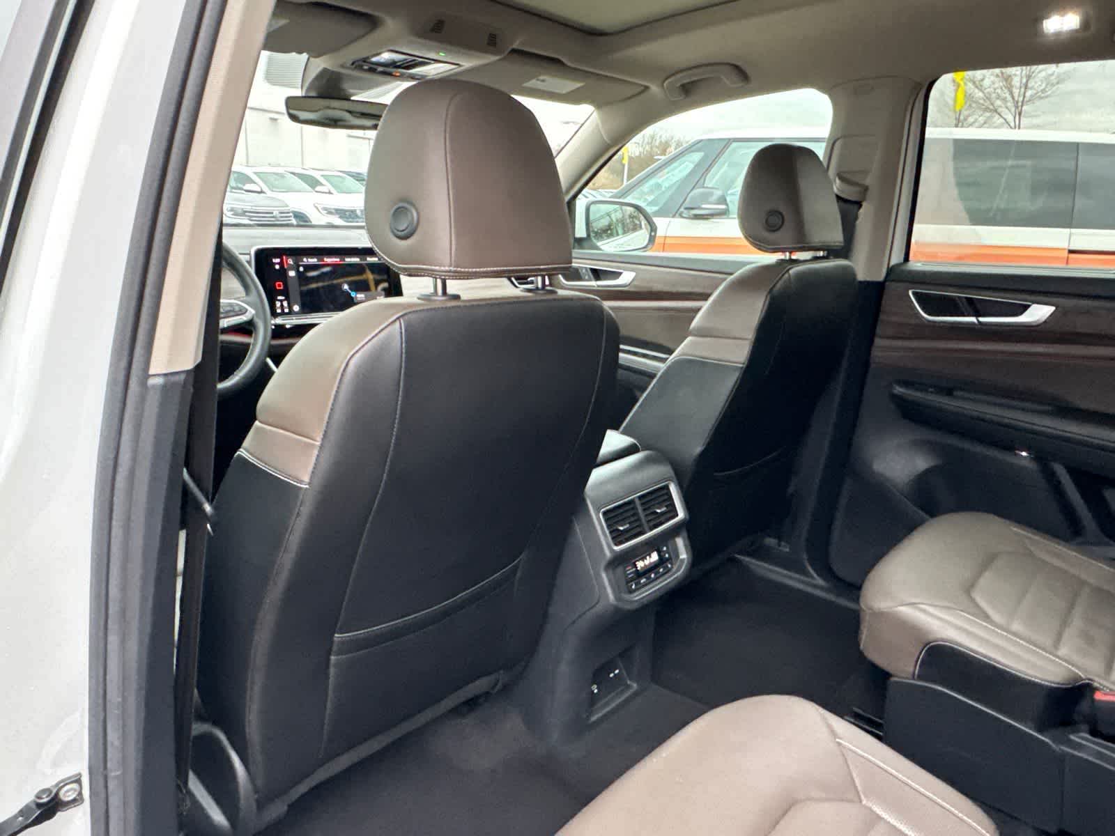 Thumbnail: 2024 Volkswagen Atlas - 14