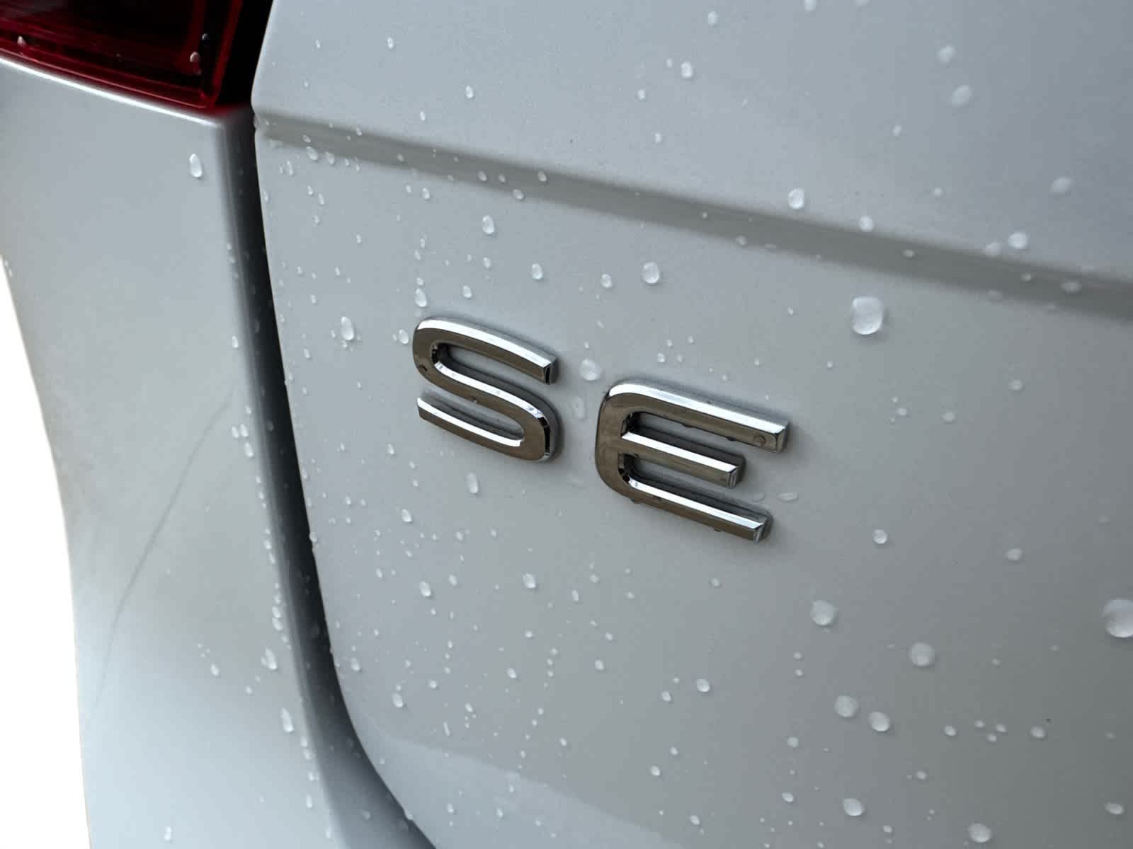 Thumbnail: 2022 Volkswagen Tiguan - 6