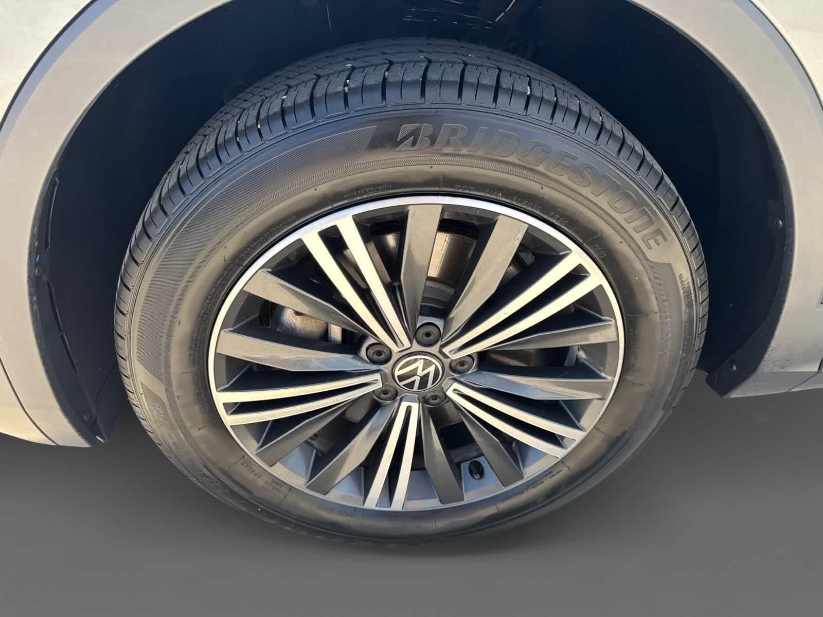 Thumbnail: 2024 Volkswagen Tiguan - 8