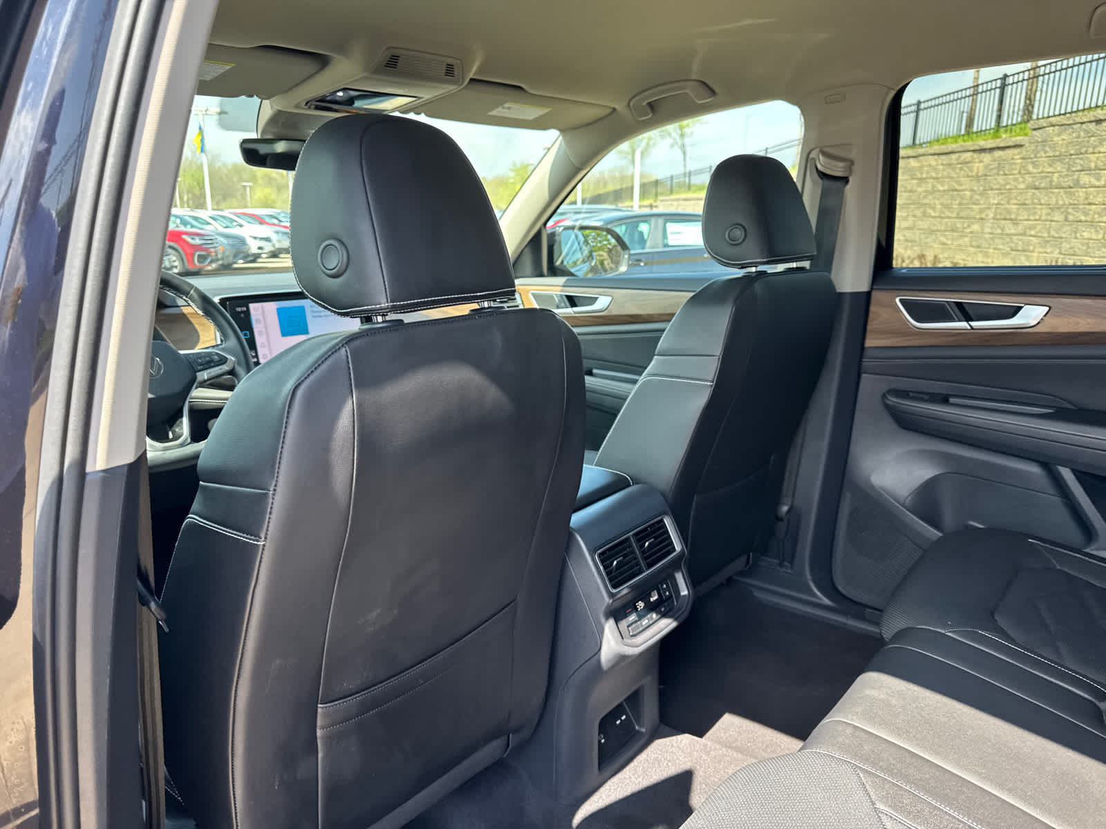2025 Volkswagen Atlas SE 13