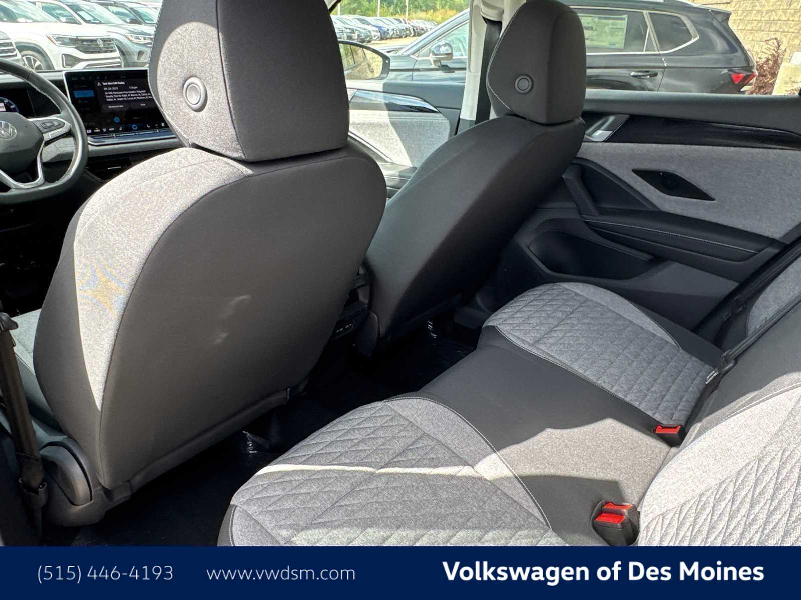 Thumbnail: 2025 Volkswagen Tiguan - 12