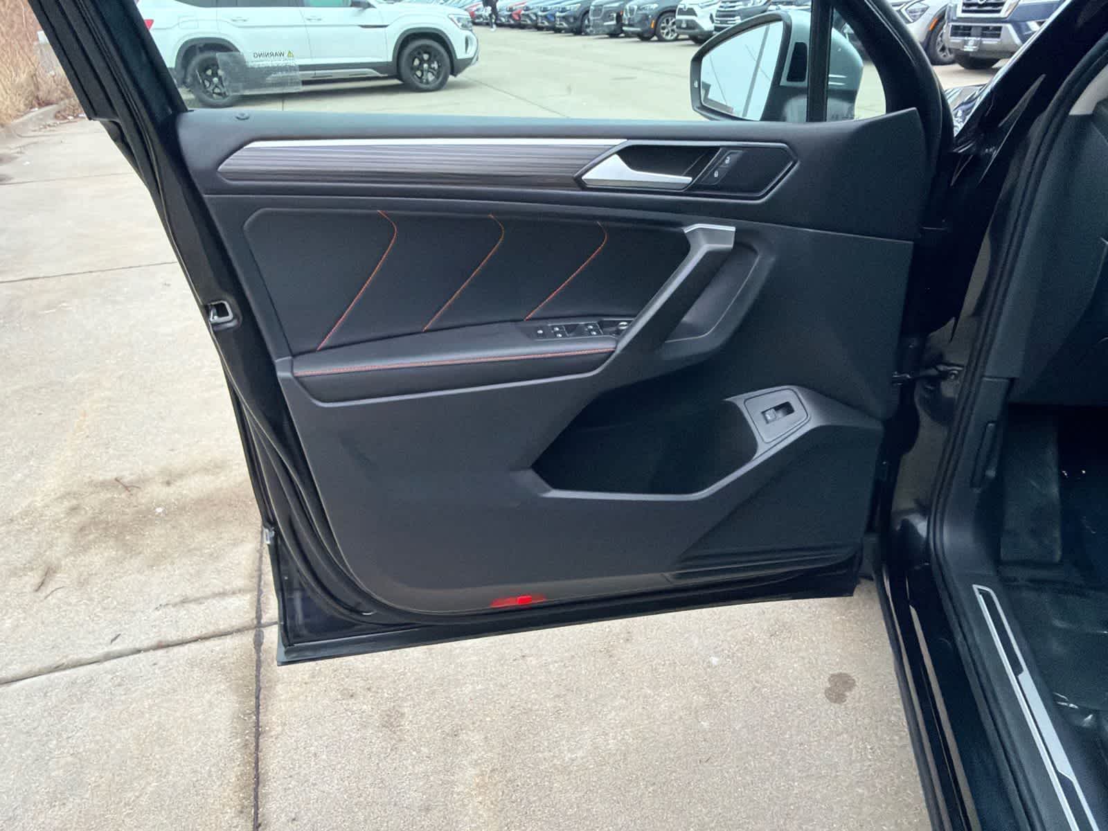 Thumbnail: 2024 Volkswagen Tiguan - 22