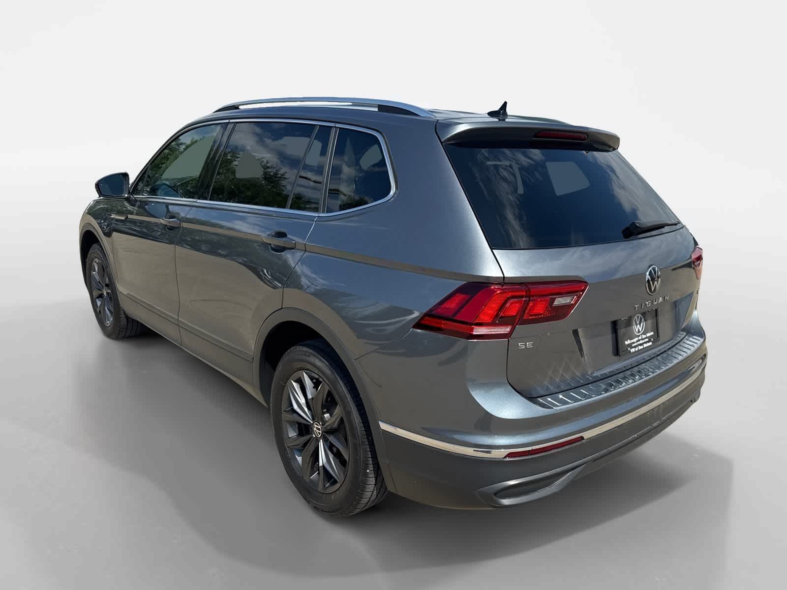Thumbnail: 2023 Volkswagen Tiguan - 4