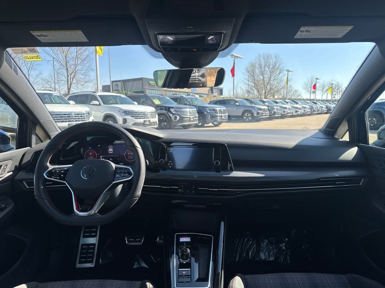 Thumbnail: 2023 Volkswagen Golf - 10