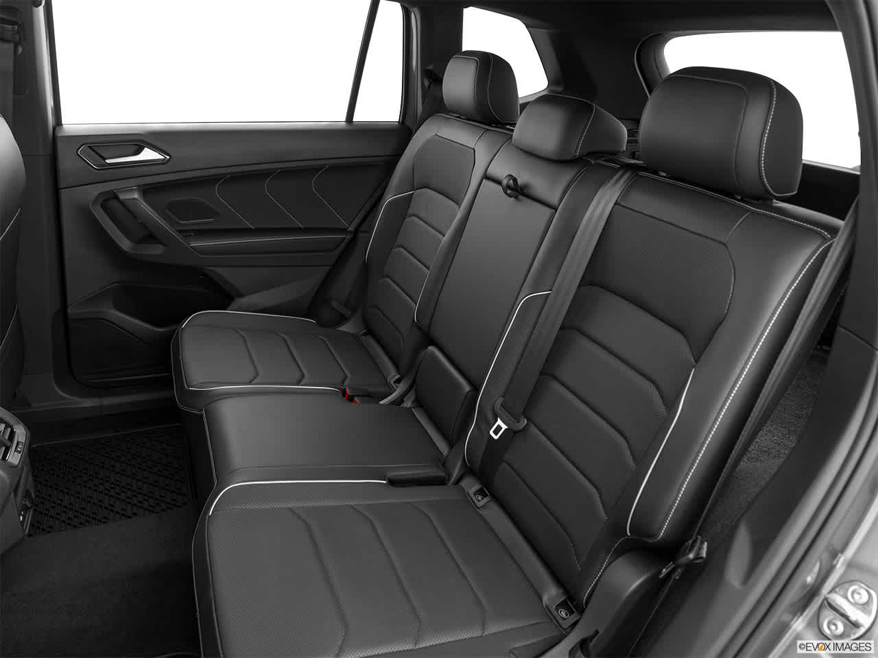 Thumbnail: 2022 Volkswagen Tiguan - 14